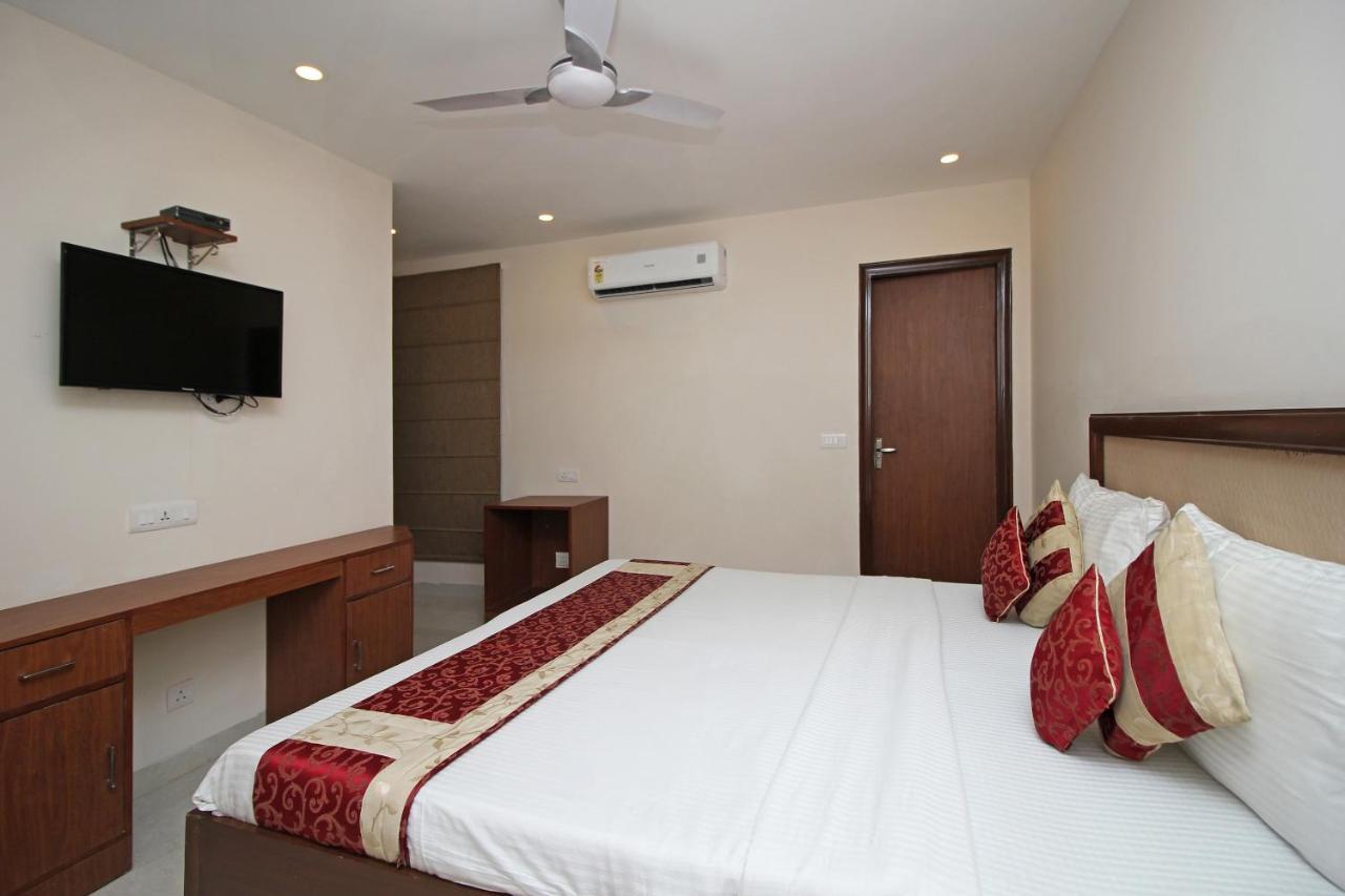 Oyo Hotel Blu Pebbles Near Delhi Airport Yeni Delhi Dış mekan fotoğraf