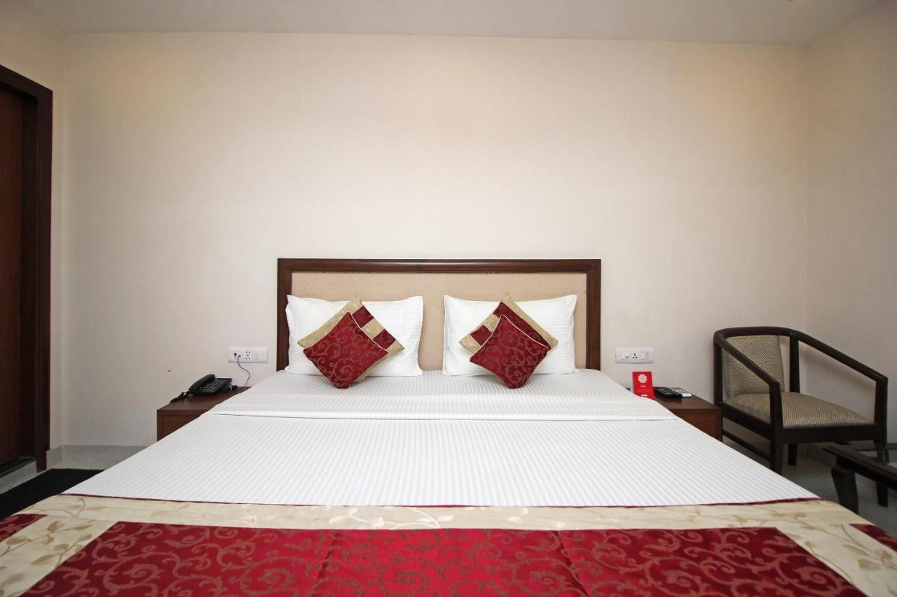 Oyo Hotel Blu Pebbles Near Delhi Airport Yeni Delhi Dış mekan fotoğraf