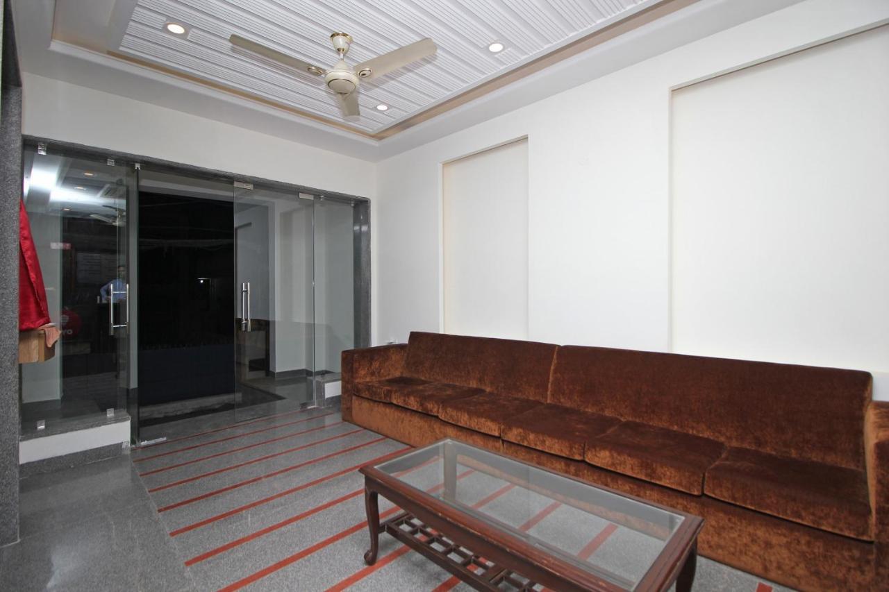 Oyo Hotel Blu Pebbles Near Delhi Airport Yeni Delhi Dış mekan fotoğraf